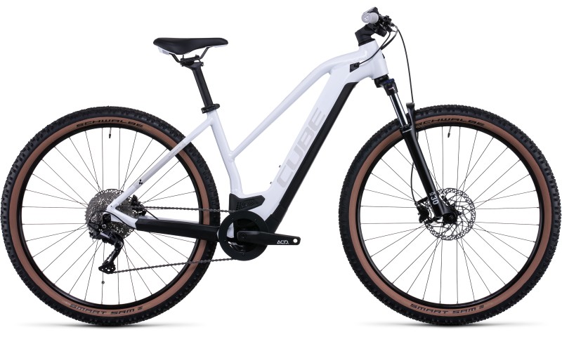 Cube Reaction Hybrid ONE 500 - Trapez 2022 in der Farbe white'n'grey