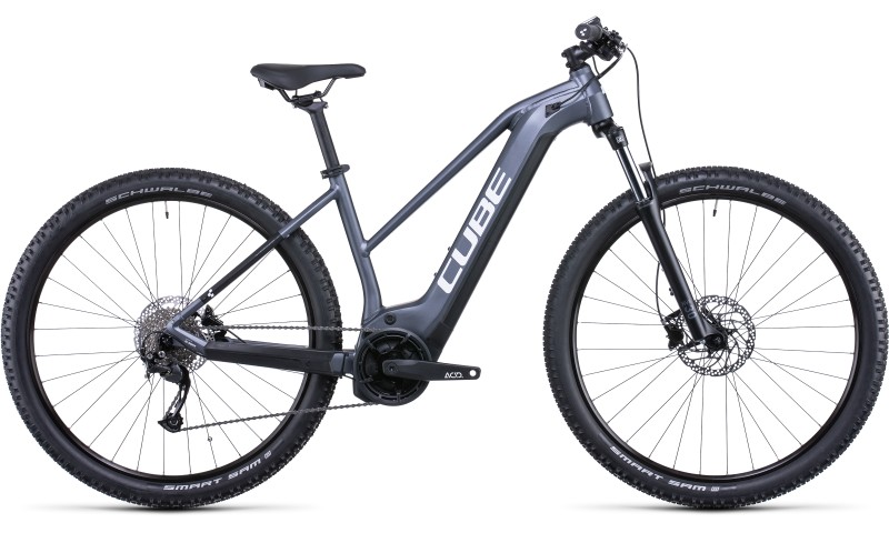 Cube Reaction Hybrid Performance 500 - Trapez 2022 in der Farbe metallicgrey'n'white
