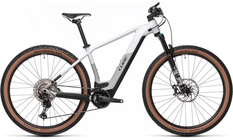 Cube Reaction Hybrid SLT 625 29 2021 in der Farbe white'n'grey