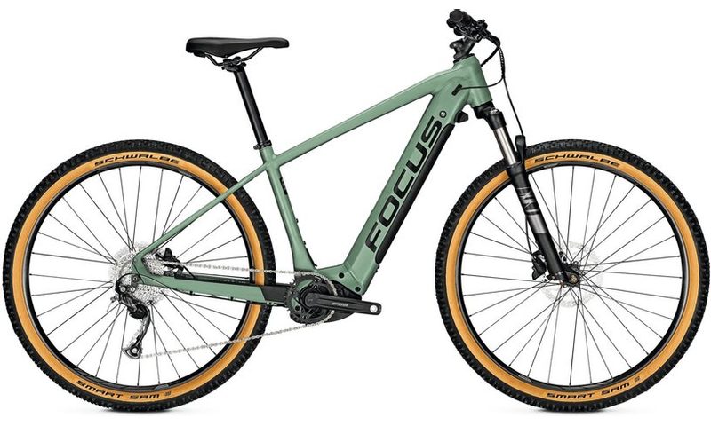 Focus Jarifa² 6.7 Nine 2021 in der Farbe mineral green