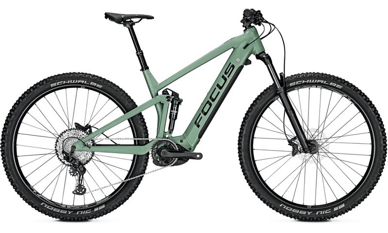 Focus Thron² 6.8 2021 in der Farbe mineral green