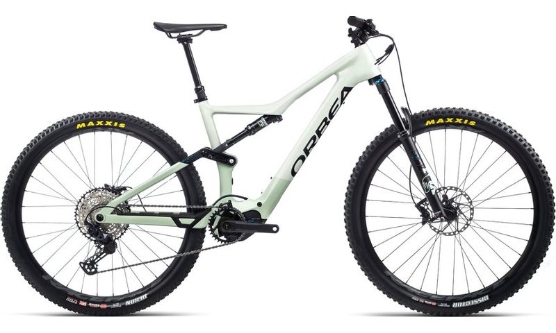 Orbea Rise M20 2021 in der Farbe harzweiß / nebelgrün (glänzend)